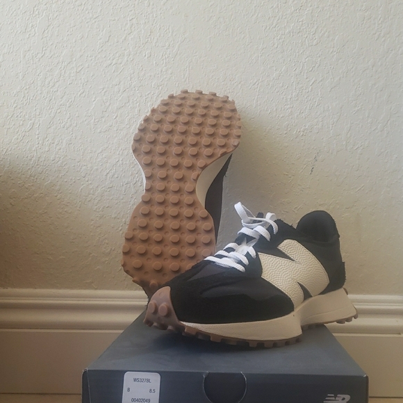 New Balance- New in Box- Black and White Athletic Shoes - Picture 4 of 8